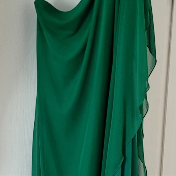 Size L green Sweet Storm off the shoulder dress - Picture 2 of 2